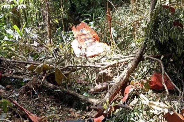 Avião da FAB desaparecido em SC é encontrado com duas pessoas mortas