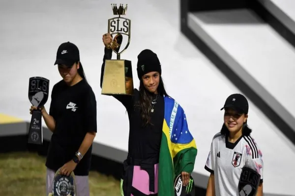 Foto relacionada a notícia: Rayssa Leal é campeã mundial de skate no Rio de Janeiro