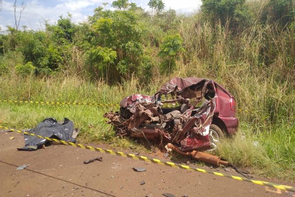 Imagem referente a notícia: Homem morre após violenta colisão na BR-369; Caminhão envolvido na batida pega fogo