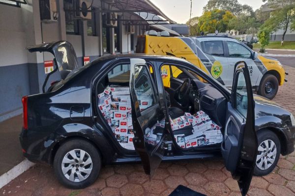 Cavalaria da PM apreende veiculo carregado com cigarros na BR-277 no Bairro Cascavel Velho