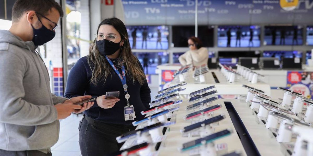 Economia Vendas do comércio crescem 1,1% de agosto para setembro