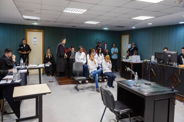 Flordelis é condenada a 50 anos de prisão por assassinato do marido