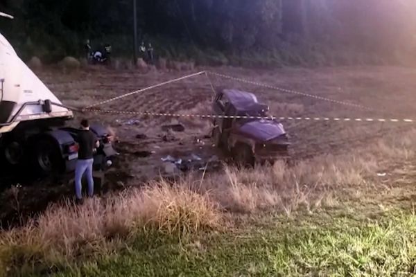 Duas pessoas morrem e outras quatro ficam feridas em colisão frontal na BR-277