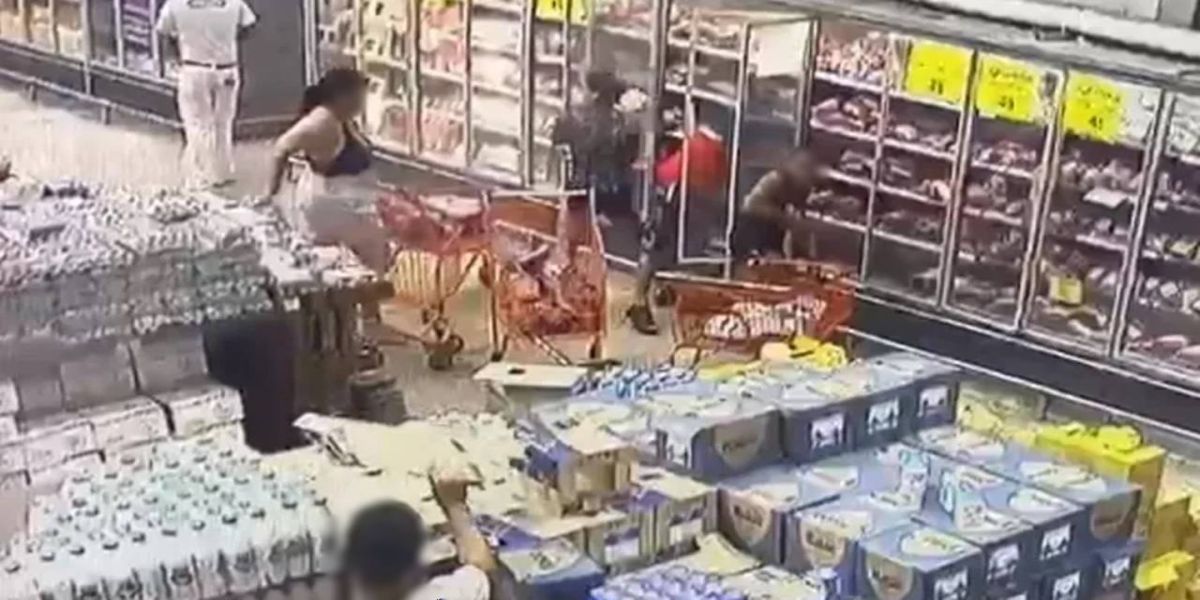 Grupo saqueia dezenas de peças de carne em mercado atacadista; Câmera de segurança registrou o crime