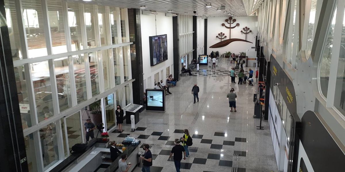 Covid-19: Aeroporto Regional de Cascavel retoma uso obrigatório de máscara