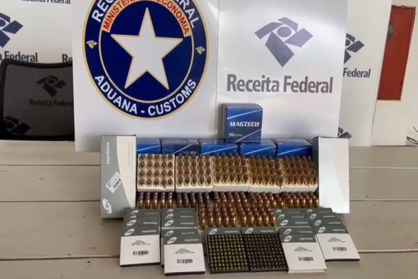 Imagem referente a notícia: Receita Federal apreende munição de grosso calibre na PR-317; O volume foi despachado em Cascavel