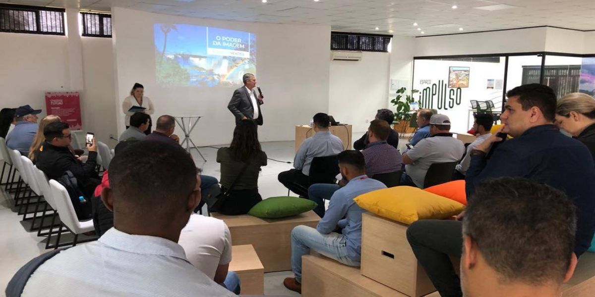 Cooperados conhecem soluções de parceiros no Espaço Impulso