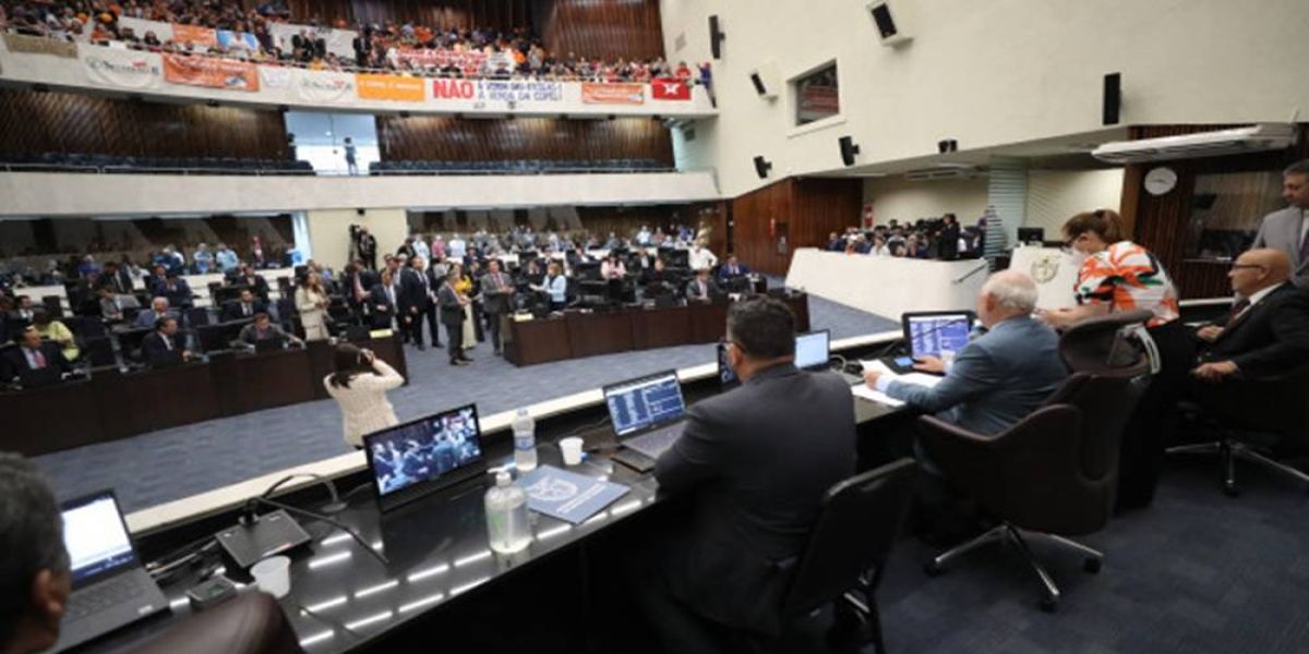 Projeto que trata da venda de ações da Copel é aprovado em 1º turno