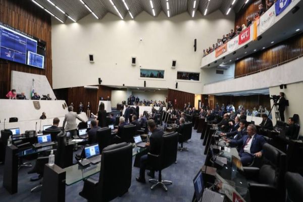 Segue para sanção proposta do Poder Executivo que trata da venda de ações da Copel