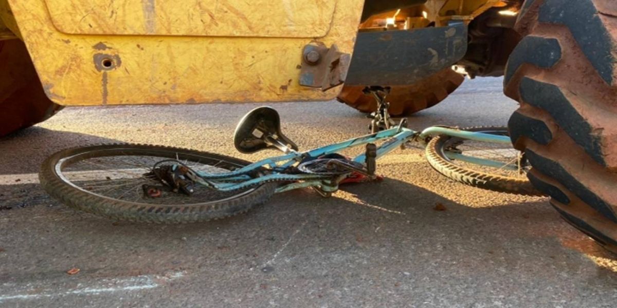 Ciclista é atropelado por retroescavadeira na PR-317 em Santa Helena