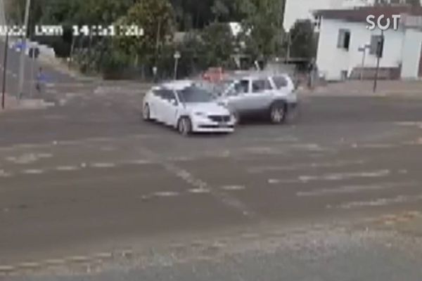 Imagem referente a notícia: Novas imagens mostram batida entre carros que matou mãe, filha e neto de 7 anos, em Pato Branco