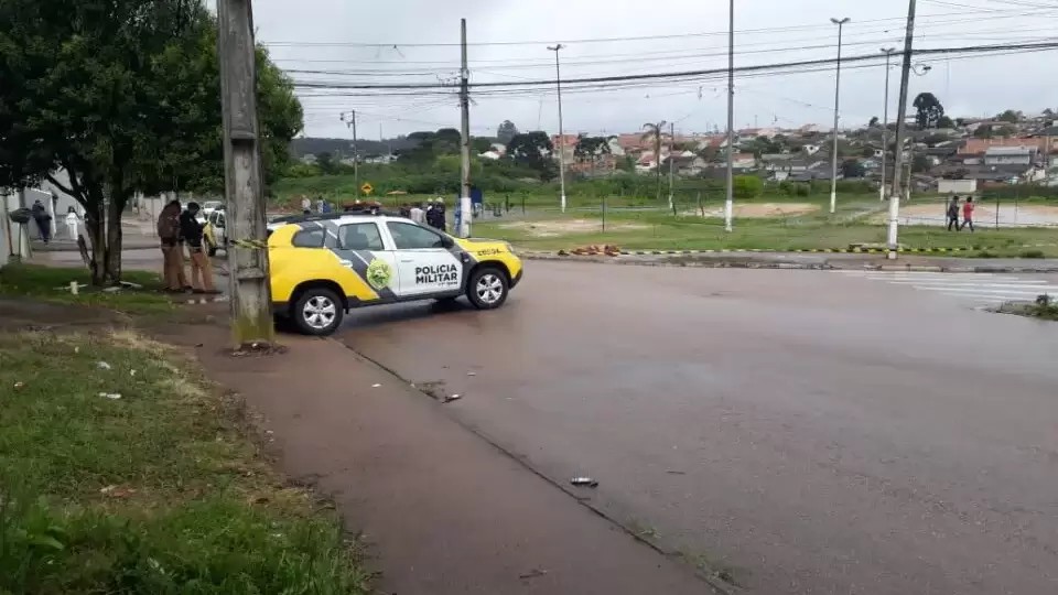 Menino de 13 anos é assassinado com diversos tiros enquanto brincava em praça