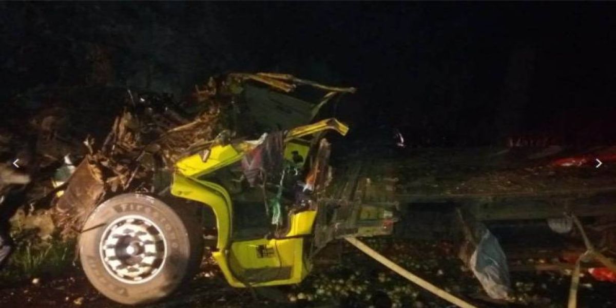 Duas pessoas morrem após acidente com caminhão no Paredão de Pedras em Reserva do Iguaçu