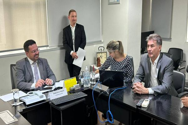 Paranhos trata sobre projetos para Cascavel em Brasília