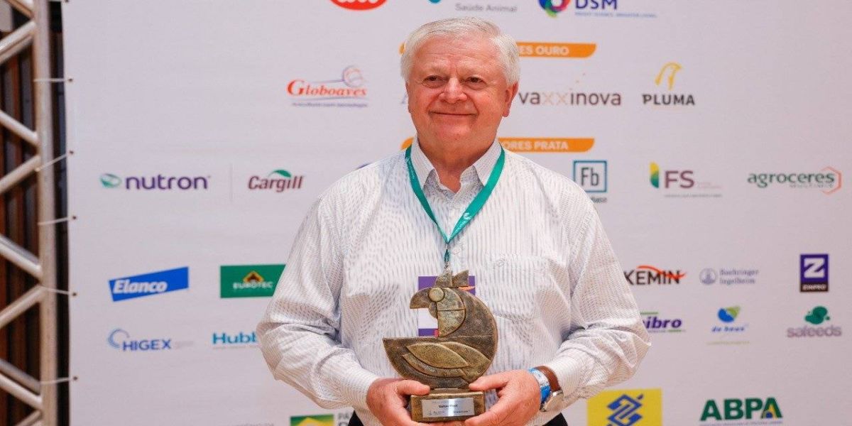 Valter Pitol é homenageado por pioneirismo na avicultura no Oeste do Paraná