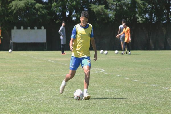 O futuro! Atletas da base fazem pré-temporada com equipe principal do FC Cascavel