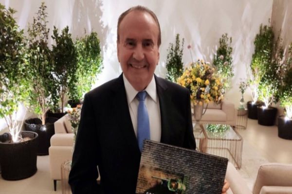 Diretor-presidente da Lar Cooperativa é homenageado pelo Banco do Brasil em Curitiba