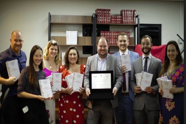 Livro “Direito Sem Fronteiras” é lançado em Toledo