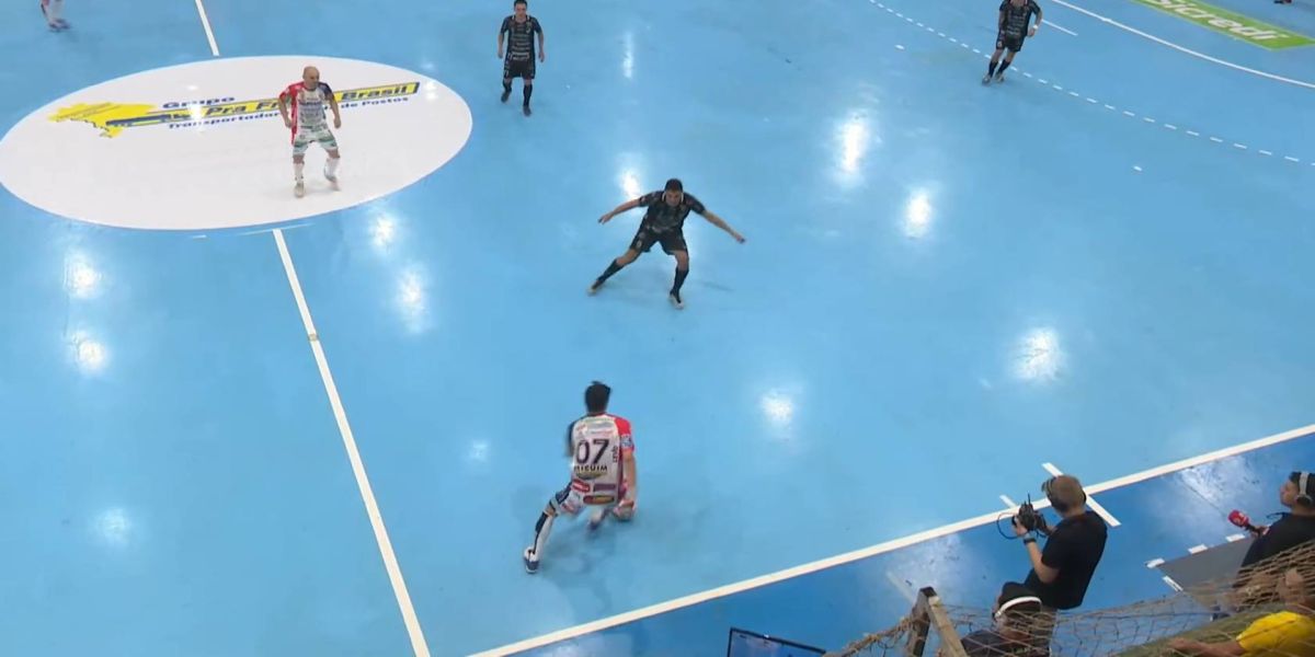 Na primeira partida da final, Cascavel Futsal é superado pelo Chopinzinho