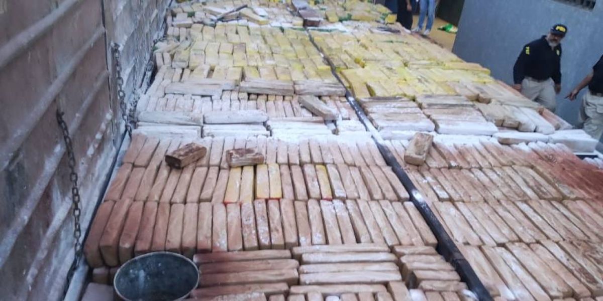 PRF apreende grande quantidade de maconha em Santa Terezinha de Itaipu