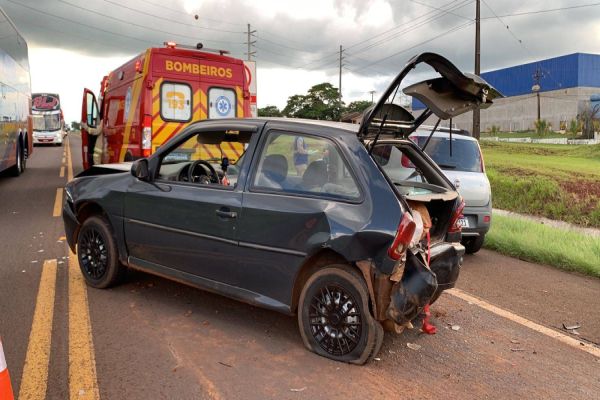 Imagem referente a notícia: Engavetamento envolvendo três veículos e uma moto é registrada na BR-369, em Cascavel