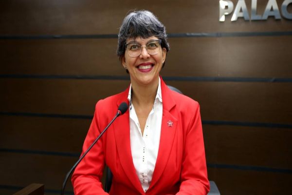 Processo disciplinar contra a vereadora Professora Liliam (PT) é arquivado pela Comissão de Ética