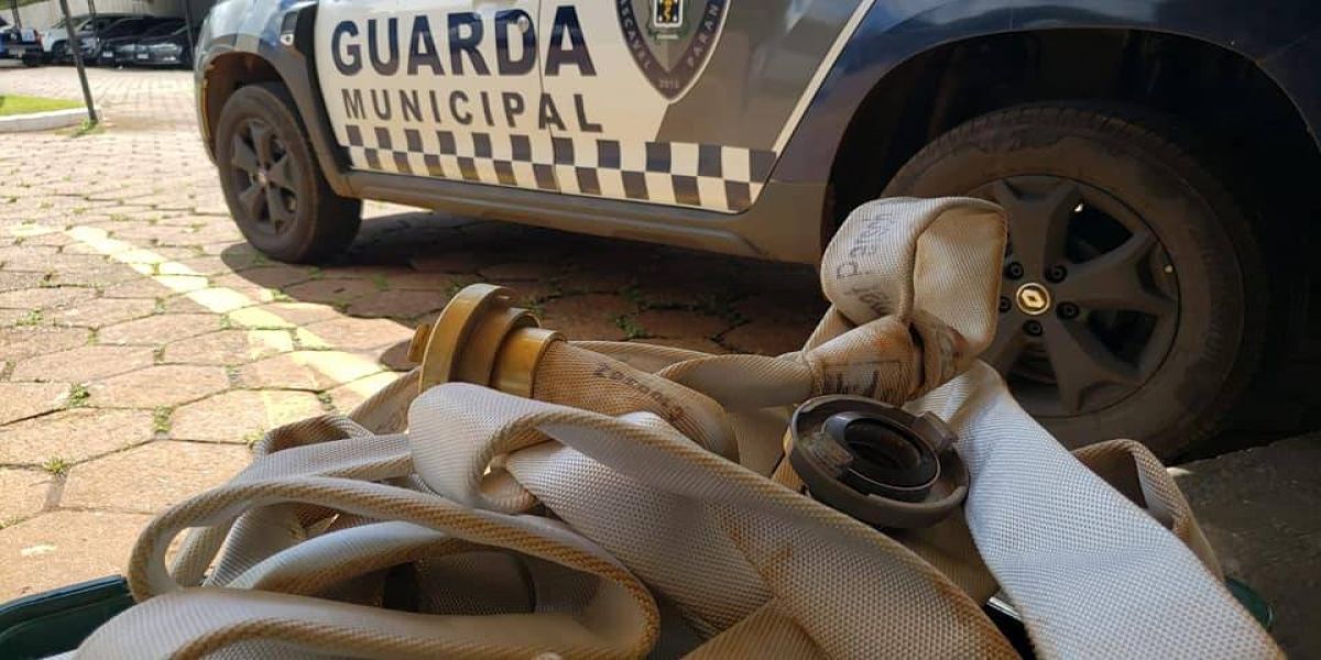 Homem é detido pela Guarda Municipal após furtar mangueira de incêndio em supermercado