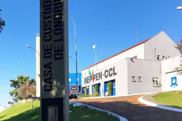 Homem fica dois meses preso por engano após ser confundido com irmão em Londrina