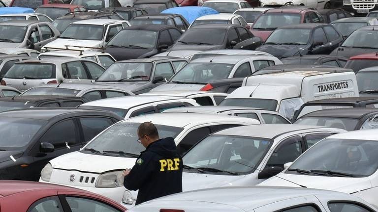 Leilão de veículos é realizado nas regiões de Cascavel e Foz do Iguaçu