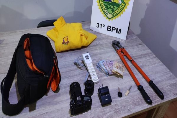 Em ação rápida, PM prende duas pessoas durante tentativa de furto a lotérica em Cafelândia