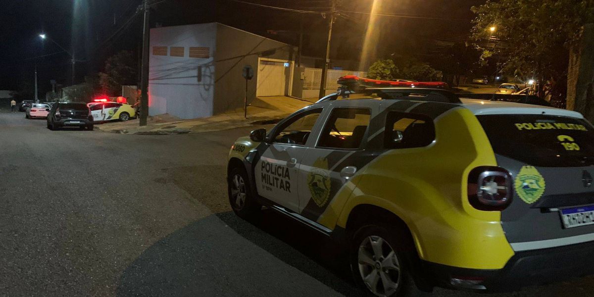 Dois homens ficam em estado grave após serem baleados na Rua Chapecó no Bairro Universitário