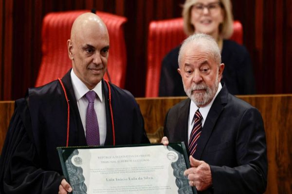 Imagem referente a notícia: Luiz Inácio Lula da Silva e Alckmin são diplomados no Tribunal Superior Eleitoral