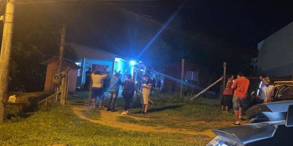 Quatro crianças são encontradas mortas dentro de uma pequena casa de madeira