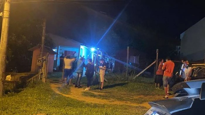 Foto relacionada a notícia: Quatro crianças são encontradas mortas dentro de uma pequena casa de madeira