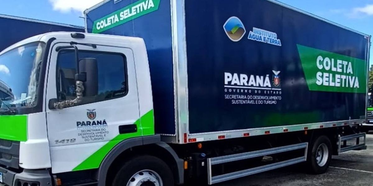 Secretaria Municipal do Meio Ambiente recebe veículo zero quilômetro para Coleta Seletiva