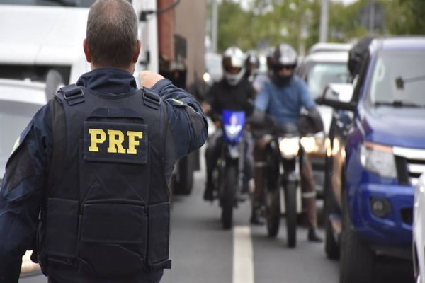 Imagem referente a notícia: Polícia Rodoviária Federal inicia a Operação Rodovida 22/23 no Paraná