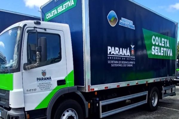 Secretaria Municipal do Meio Ambiente recebe veículo zero quilômetro para Coleta Seletiva