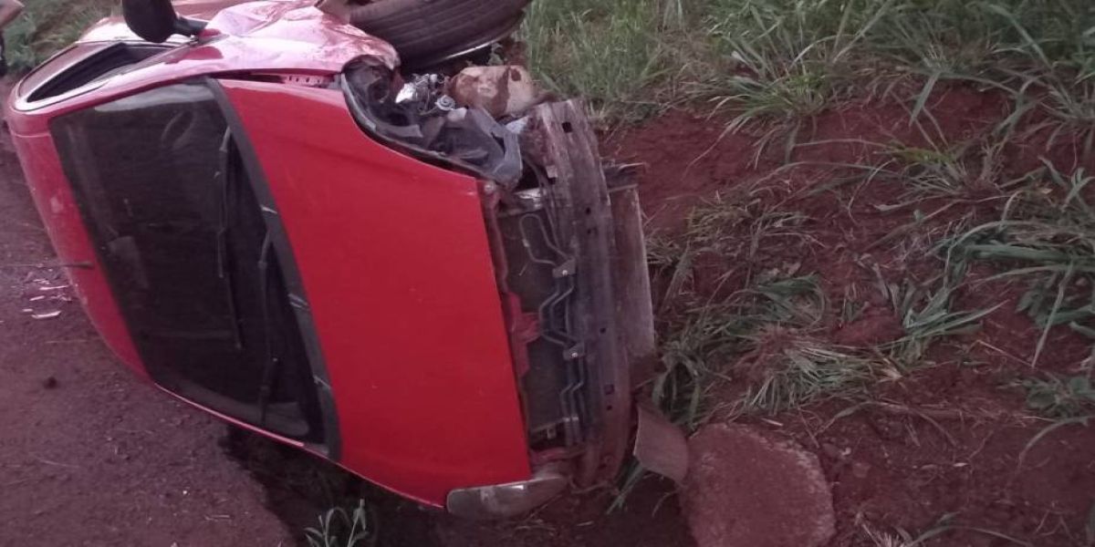 Acidente deixa homem e criança feridos na PR 495, em Missal