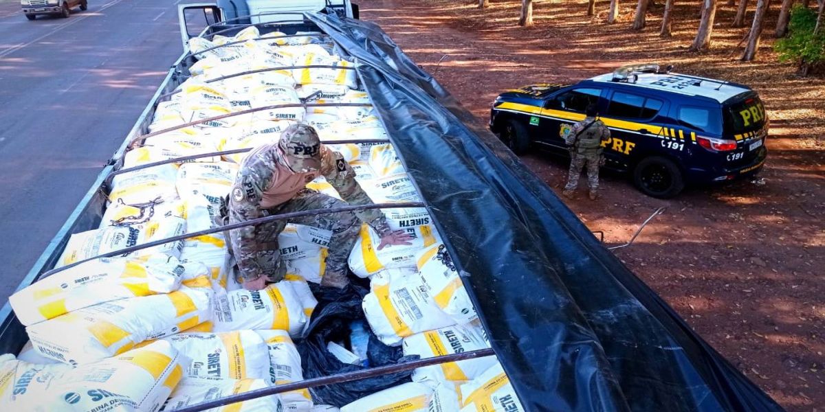 PRF realiza grande apreensão de maconha no oeste do Paraná