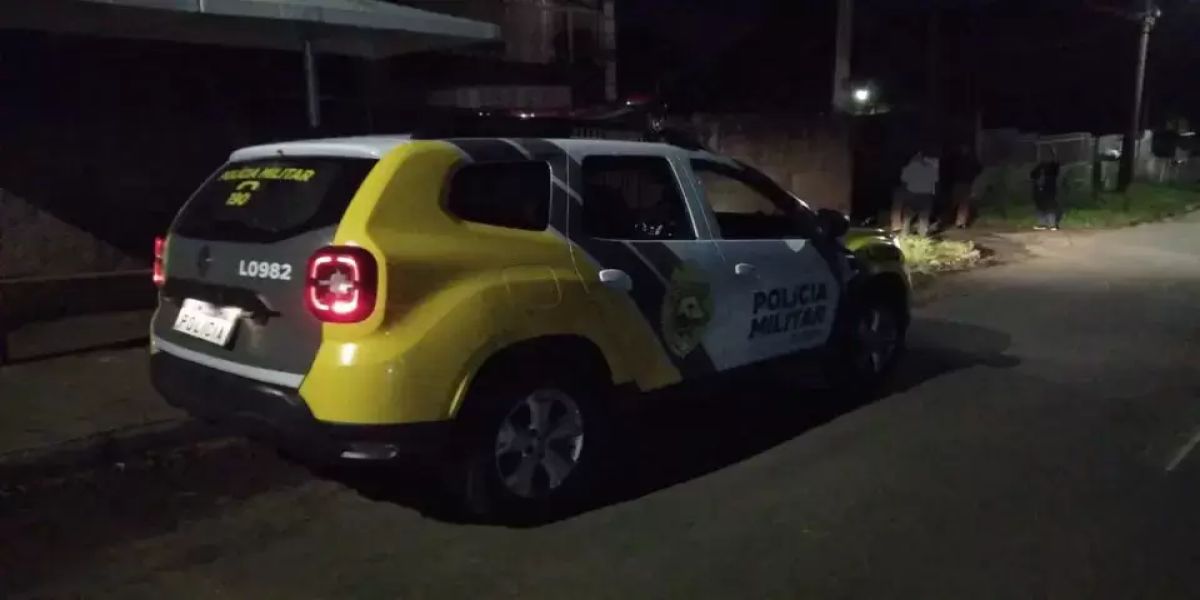 Pai assassina filho de 17 anos com facada no coração após discussão em Curitiba