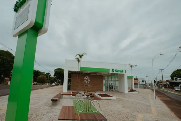 Foto relacionada a notícia: Sicredi Nossa Terra inaugura nova agência no centro de Cafelândia
