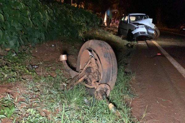 Imagem referente a notícia: Colisão frontal deixa uma pessoa ferida na PR-180, distrito do Rio do Salto em Cascavel.