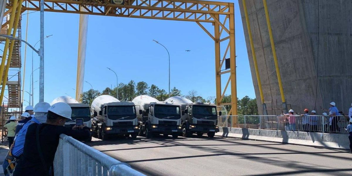 Ponte da Integração passa por teste de carga com seis caminhões com 30 toneladas