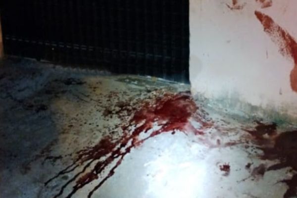 Imagem referente a notícia: Mulher mata o marido a facadas após descobrir traição no norte do Paraná