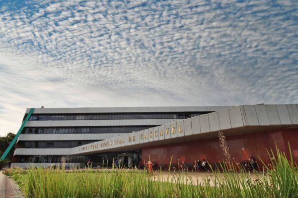 Prefeito Paranhos antecipa vale-alimentação aos servidores