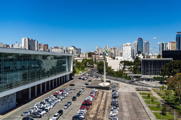 Paraná fecha 2022 como referência em eficiência da máquina pública
