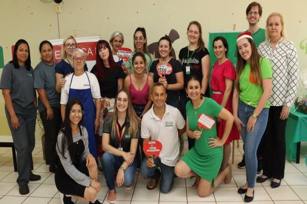 Coral Rouxinol Unimed encerra atividades de 2022 com cestas de Natal para jovens cantores