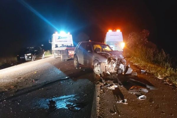 Imagem referente a notícia: Tragédia: Duas pessoas morrem em colisão frontal seguida de capotamento na BR-369