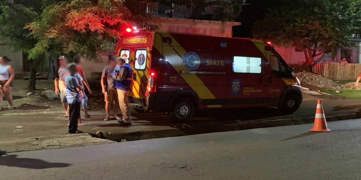 Homem fica em estado grave após ser atropelado por moto na Avenida Piquiri, em Cascavel