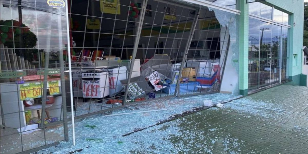 Loja é alvo de arrombamento no centro de Corbélia